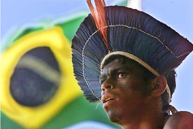 Brasil : Rousseff promete respetar derechos de pueblos indígenas brasileños