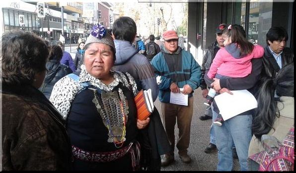 Comuneros mapuche que fueron allanados pidieron explicaciones a Huenchumilla y anunciaron demanda