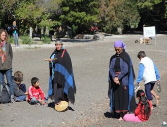 Argentina, Neuquen, Ceremonia mapuche en la apertura del Correntoso