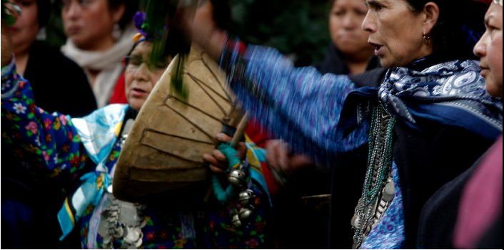 Integrantes de comunidades mapuche realizan ocupación en ex estación de ferrocarriles en Radal