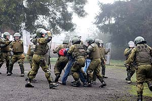 Relator de la ONU para asuntos indígenas criticó situación del pueblo mapuche