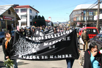 Realizaron marcha masiva en apoyo de Mapuches en huelga de hambre