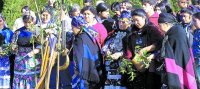 Entregan cementerio a mapuches