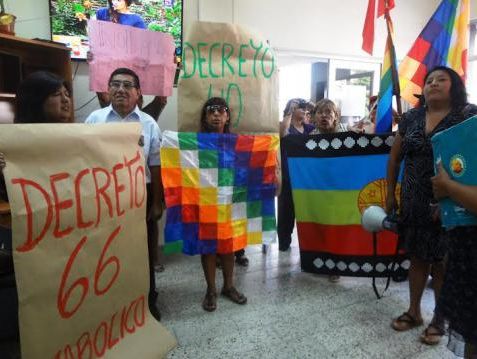 Aymaras, quechuas y mapuche queman simbólicamente Decreto que regula la consulta indígena