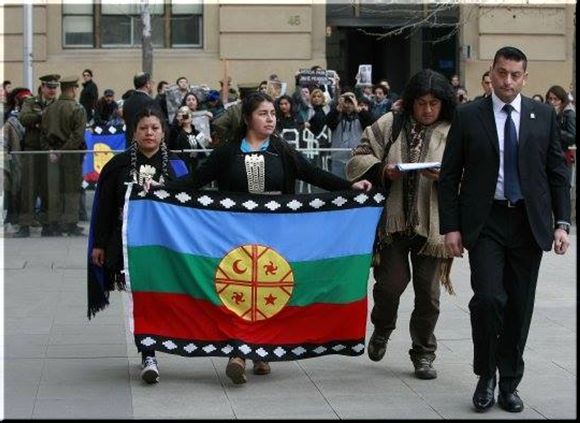 Carta entregada en la Moneda por el pueblo Mapuche y sus Lof.