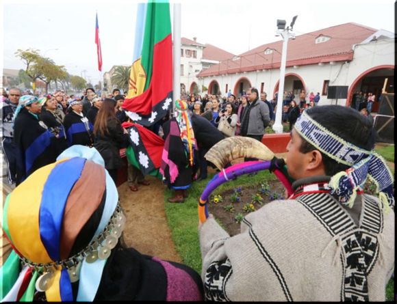 Municipio de San Antonio no es colonialista ni conservador: hoy enarboló la bandera mapuche