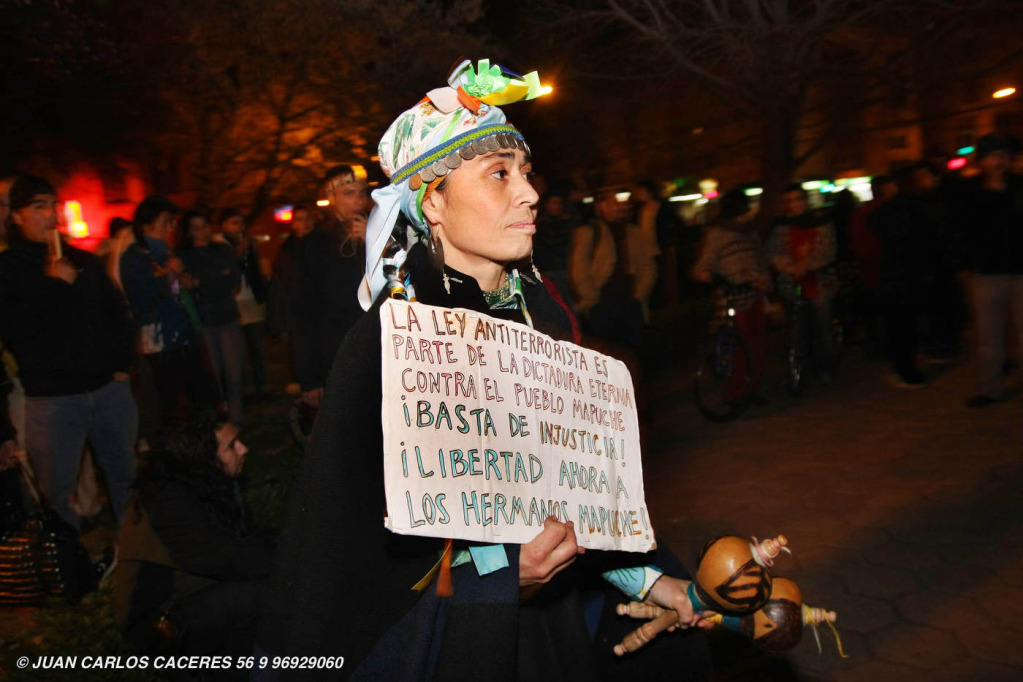 En Ñuñoa: con acto político cultural exigen libertad de los presos mapuche 