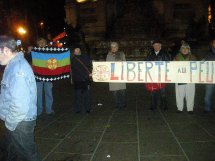 Activistas por la causa mapuche protestan en París ante Piñera 