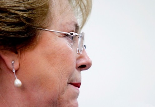 Bachelet hace histórico gesto al pueblo mapuche