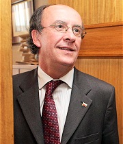 Gobierno rechazó pedido de Ezzati de buscar un nuevo camino al diálogo