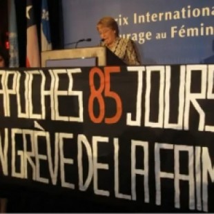 “Funaron” a ex-presidenta Michelle Bachelet en Montreal