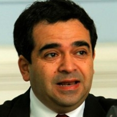 Quintana (PPD) critica al Mineduc por quitar del curriculum de 4° y 5° básico contenidos sobre derec