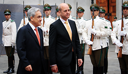 Reinfeldt tog upp mapuchefrågan i Chile
