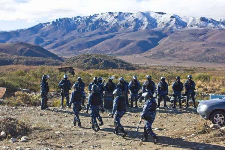 Urgente: reprimieron nuevamente al Lof Cushamen y hay varios heridos de bala