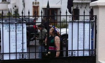 Comuneros mapuches realizan toma pacífica de Radio Bio-Bío