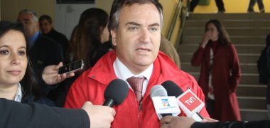 Intendente de La Araucanía se querella contra detenidos por ataque en Ercilla