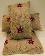 Valientes artesanas lafkenches venden sus ofertas textiles en Homecenter