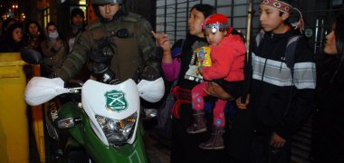 Mapuches protestaron en centro de Santiago por represión policial
