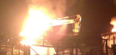 QUEMAN MAQUINARIA FORESTAL EN ATAQUE INCENDIARIO EN LA ARAUCANÍA
