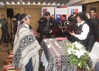 Con ceremonia bilingue mapuches dieron el Sí