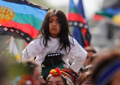 Nueve niños mapuche detenidos en desalojo de fundo en Curacautín