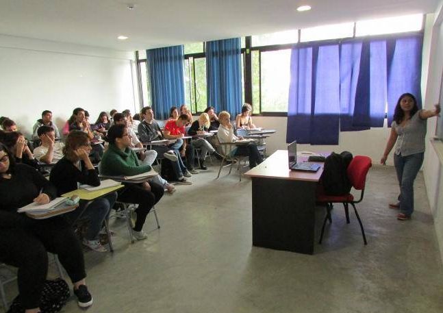Argentina, La Plata: En la Facultad de Periodismo de La Plata dictan lengua mapuche 
