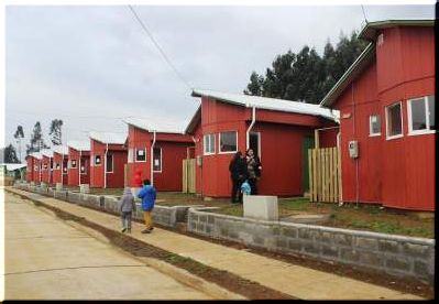 Chile, La Unión: 125 familias recibieron su casa propia.