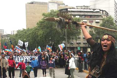 Cerca de siete mil personas marchan para conmemorar el Día de la Raza