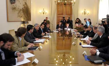 Policías comprometen envío de más efectivos a La Araucanía y fiscalía aumentará recursos