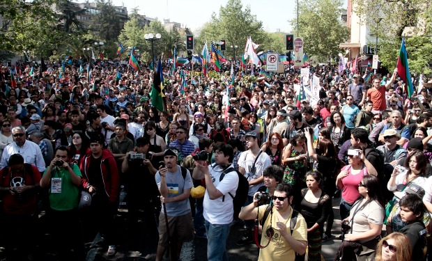 Con incidentes menores culmina marcha en conmemoración del Día del Encuentro de Dos Mundos en el cen