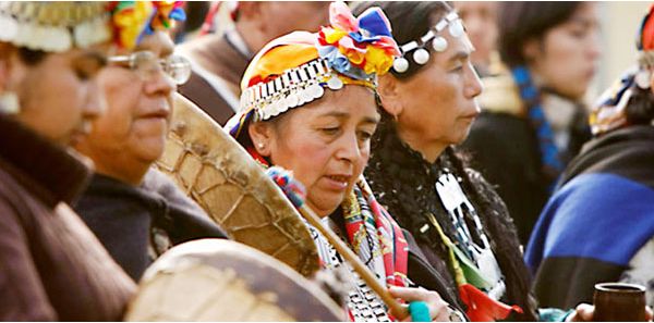 Mapuches denuncian inversiones insólitas y carencias en construcción de escuela