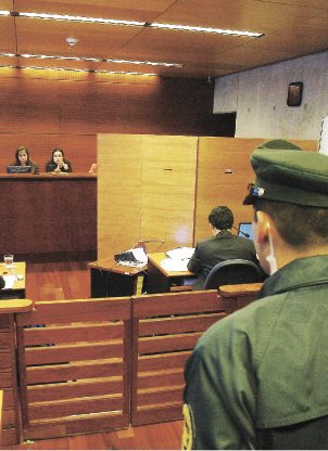 Los testigos protegidos reciben celulares, casas en arriendo y aportes económicos