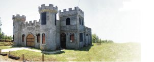 Rucas y hasta castillo medieval potencian turismo en lago Budi