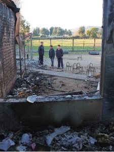 Escuela en zona de combate