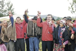 Gobierno lanza programas de desarrollo y escuela de lengua mapuche en Arauco