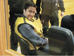 Condenan a Emilio Berkhoff a 541 días por golpear a policía