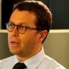 Hinzpeter califica como ‘actitud de jardín infantil’ huelga de diputados en apoyo a comuneros