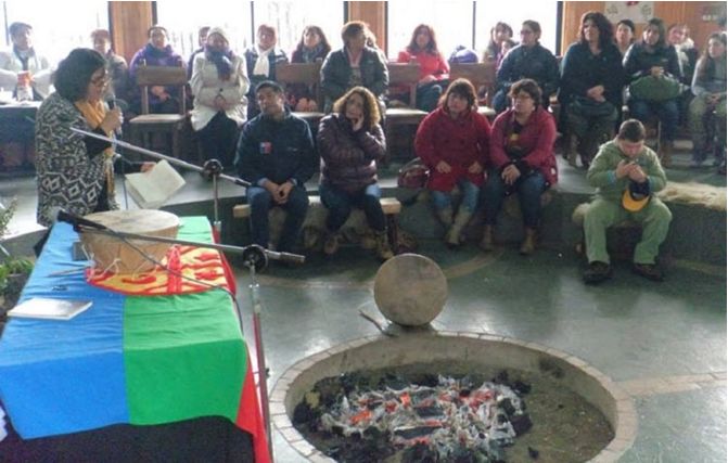 Mujeres conocieron la cosmovisión mapuche desde lo femenino 