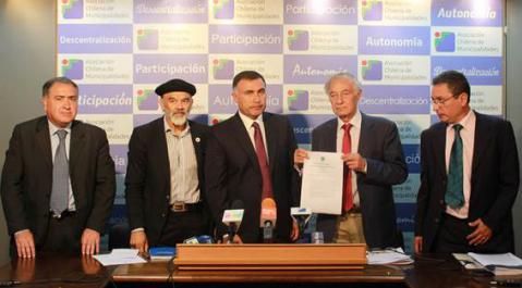 Asociación de municipalidades presenta propuesta 