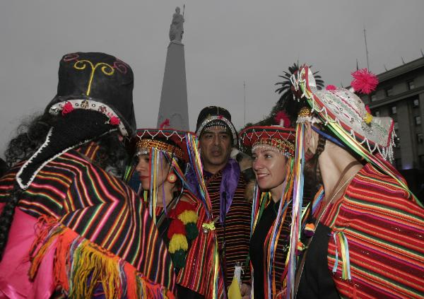Crean comisión para devolución de tierras a pueblos indígenas