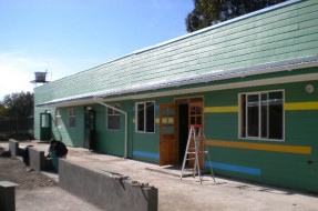 Vilcún: donan nueva escuela a comunidad mapuche tras destrucción de la original tras terremoto