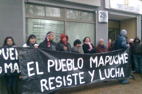 Dirigentes mapuche no logran concretar reunión con Intendente de la Araucanía pese a insistencia