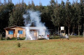 Familia mapuche entrega testimonio de disparos y lacrimógenas policiales al interior de sus hogares