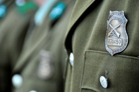 Carabineros separa de sus filas a funcionario que golpeó a mapuche y que fue detenido por hurto