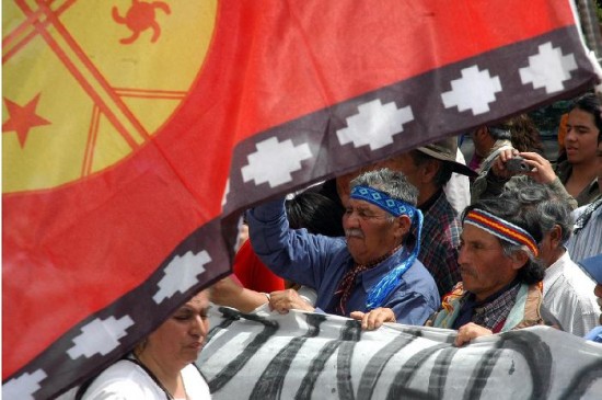 Mapuches piden aplicar la enseñanza bilingüe con seriedad 