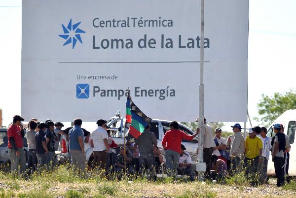 Piquete mapuche en la central térmica 