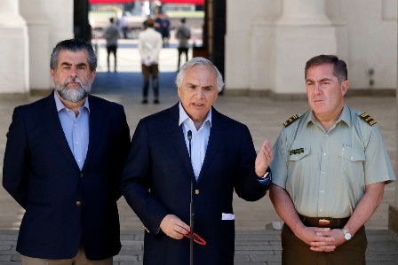 Ministro del Interior, Andrés Chadwick y subrecretario Rodrigo Ubilla