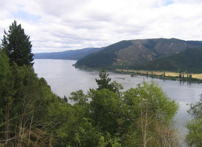 Los mapuches y el río Biobío