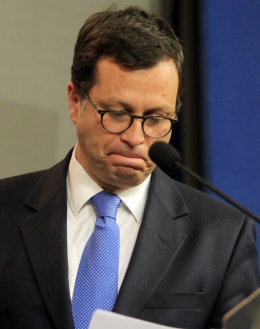 Hinzpeter se manda una Inés Pérez y dice que lo editaron